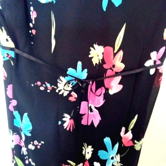 Jane Alexander Floral Midi Dress with Wrap style bodice - Picture 9 of 10